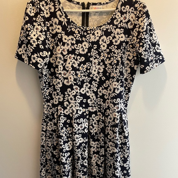 LulaRoe dress. Stretchy fabric and zipper back. - Picture 2 of 2